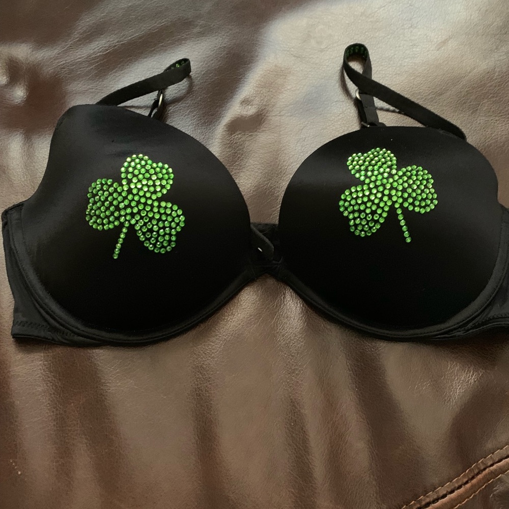 Vs Pink shamrock rhinestone push up Bra size 36C